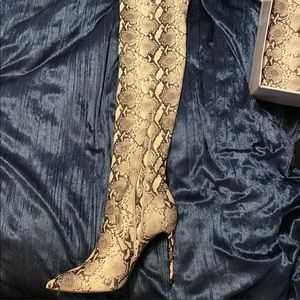 Super sexy thigh high boots!